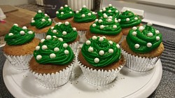 Merry Holiday Cupcakes