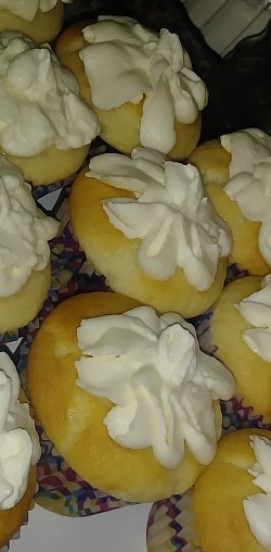 Vanilla  Lemon cupcakes 